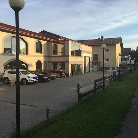 Old Part Banjac Appartamento Marburgo